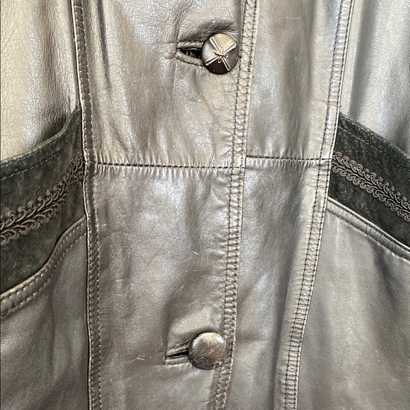 Vintage Black Leather Trench Coat with Mandala Design and Embroidered Suede Goth - Picture 6 of 17